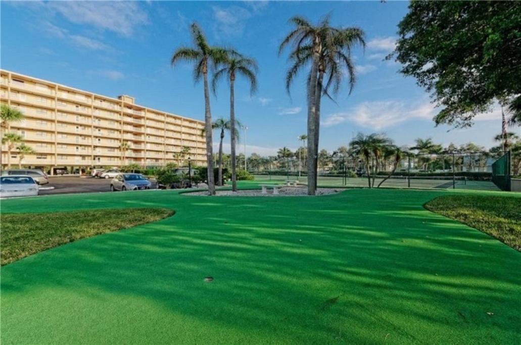 Bayshore Yatch Tennis Condo 2Br 3 Beds, Walking Distance To Beautiful Quite Beach Clearwater Beach Exterior photo